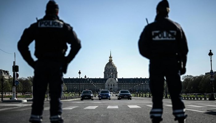France warns of 8% GDP drop this year after lockdown extension